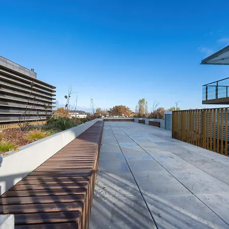 Czysta Elegant For 2 With Garden Centre By Renters Breslavia