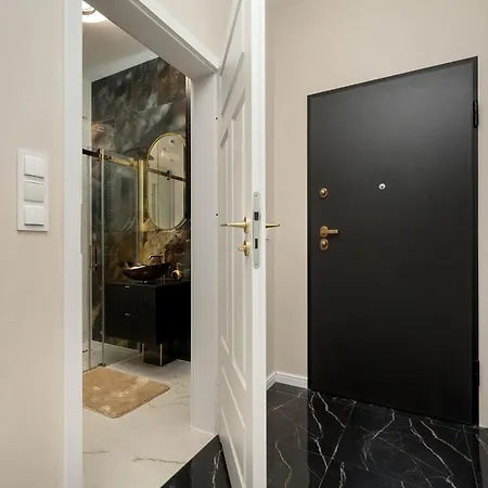 Czysta Elegant For 2 With Garden Centre By Renters Appartamento *