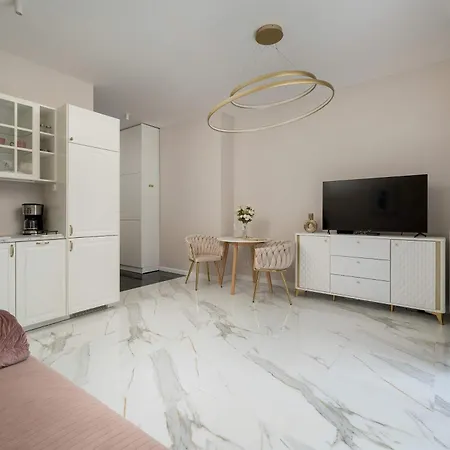Czysta Elegant For 2 With Garden Centre By Renters ヴロツワフ